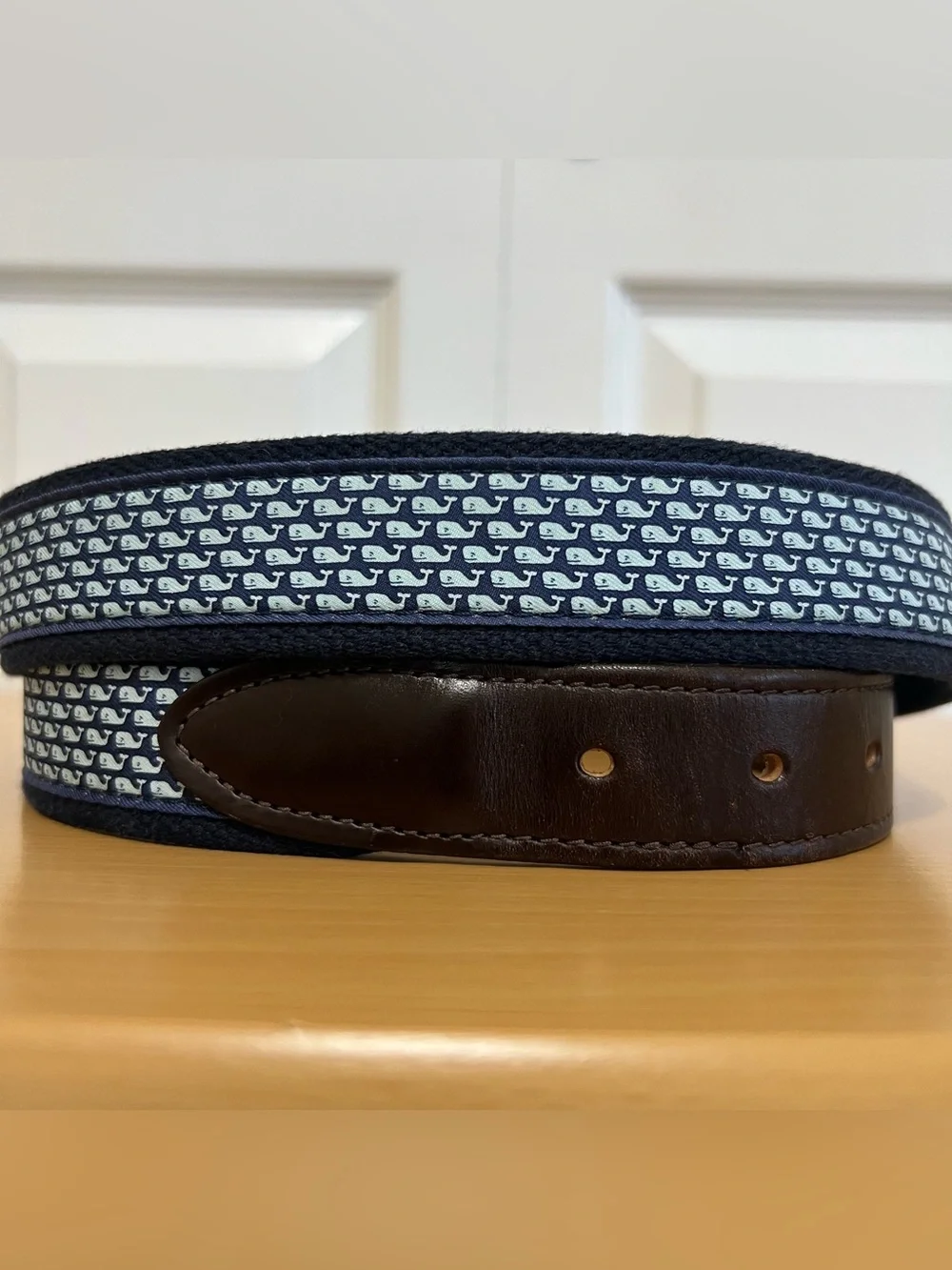 Vineyard Vines Navy Whale Club Canvas Belt with Brown Leather Trim Size 44 USA